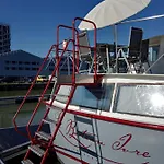 Ботель Le Bateau Ivre *