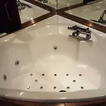 船上ホテル Le Bateau Ivre *