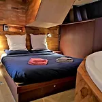 Le Bateau Ivre Ботель Бордо