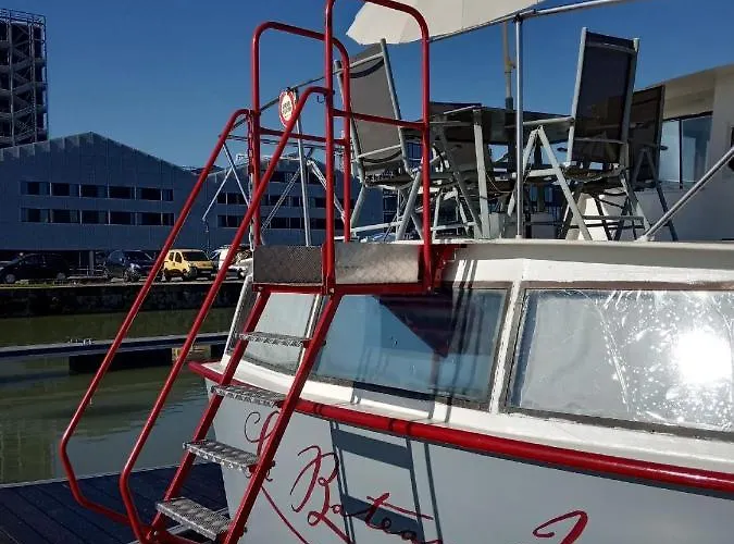 Botel Le Bateau Ivre *