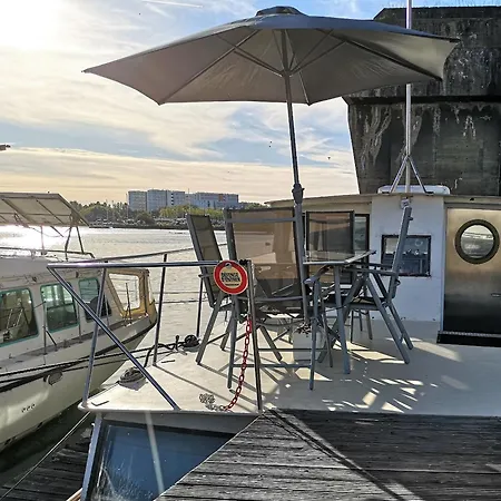 Le Bateau Ivre Hotel en barco Burdeos
