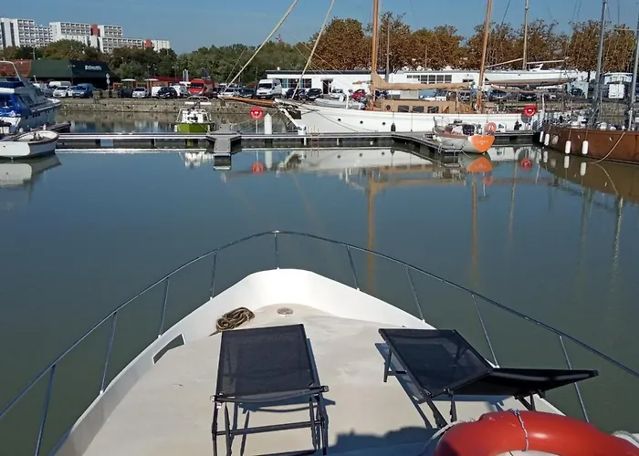 Le Bateau Ivre Bådhotel