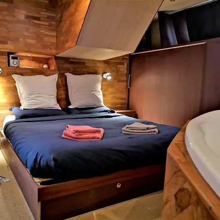 Le Bateau Ivre Hotel na wodzie Bordeaux